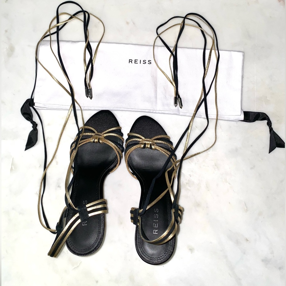 REISS (NWOT)
CASSIDY SANDAL
SIZE EU 38 / US FIT (7.5) 
GOLD / BLACK - Picture 8 of 16